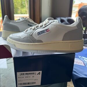 Autry low women’s leather sz 38